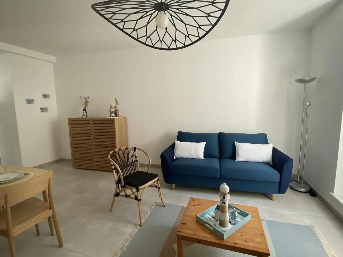 Apartment Duplex Charmant T3/4 A 150M Des Criques, Court Commune, Proche Bourg A Port-Louis - Fr-1-349-170