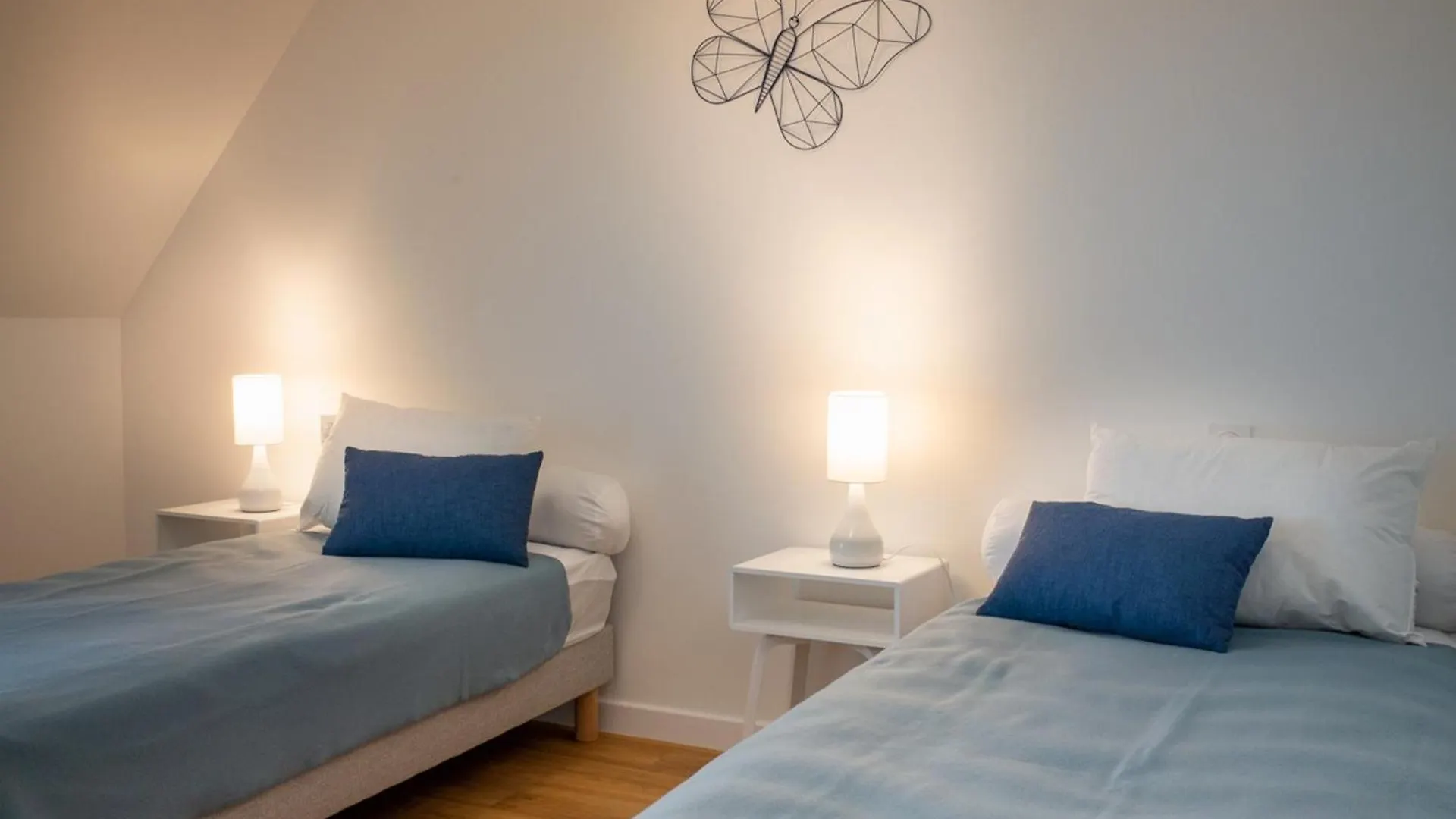 Apartment Duplex Charmant T3/4 A 150M Des Criques, Court Commune, Proche Bourg A Port-Louis - Fr-1-349-170 France